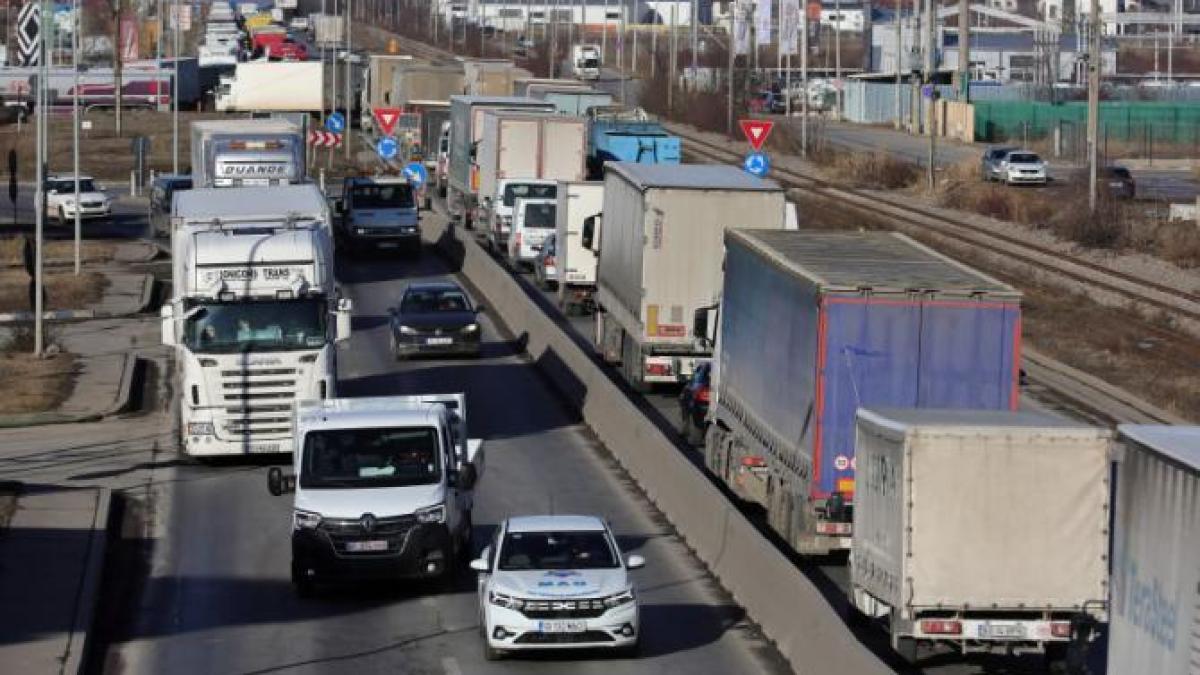 fermierii-si-transportatorii-protesteaza--prc-e2prc-80prc-9dne-am-solidarizat-cu-cei-din-franta-si-germaniaprc-e2prc-80prc-9d_92767500