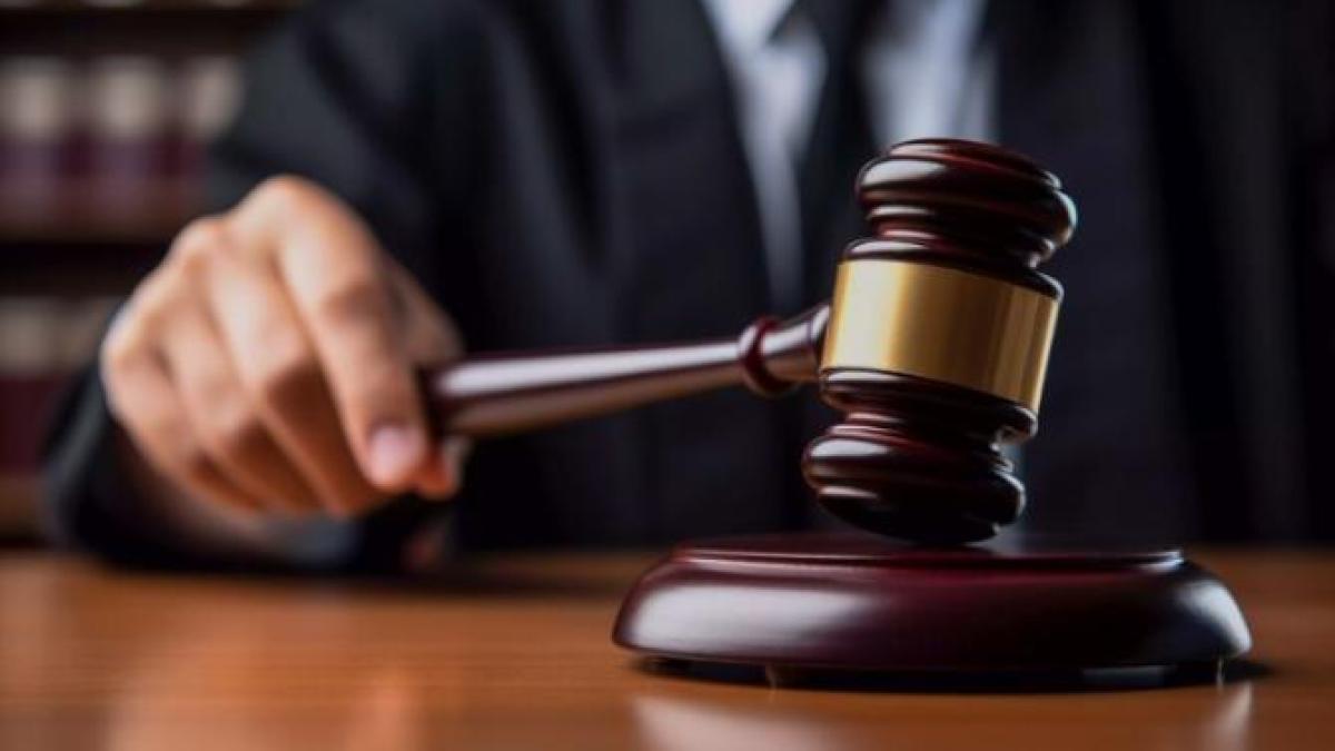 virginia-giuffre-sustine-ca-a-fost-platita-cu-15-000-de-dolari-pentru-a-intretine-relatii-intime-cu-printul-andrew--conforn-noilor-documente-in-cazul-epstein_38959500