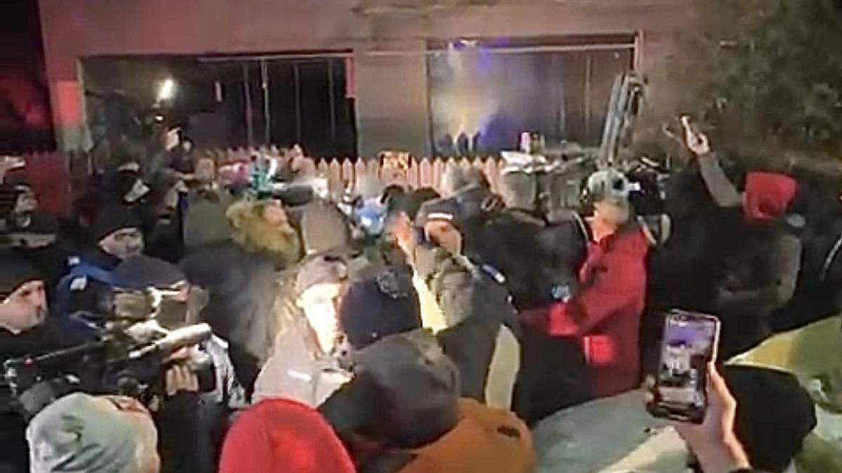 protestul-fermierilor--rares-opinca--prefectul-capitalei-nu-putem-gasi-solutii-daca-nu-avem-o-lista-de-revendicari-concrete-2_68015300