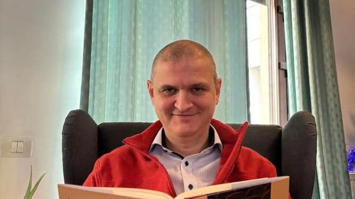 nu-i-o-carte-inocenta-daniel-cristea-enache-despre-prc-e2prc-80prc-9dcinematograful-golprc-e2prc-80prc-9d-video_07440900