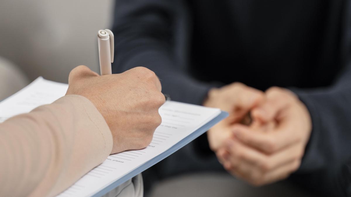 psihiatru-detinem-controlul-asupra-propriei-fericiri--descopera-sfaturile-pentu-o-fericire-durabila-si-un-nou-mod-de-viata_92660100