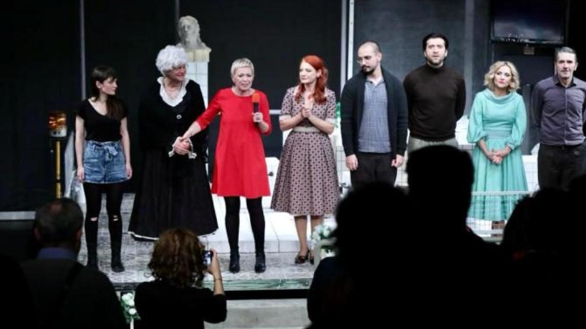 ada-lupu-hausvater_28134900