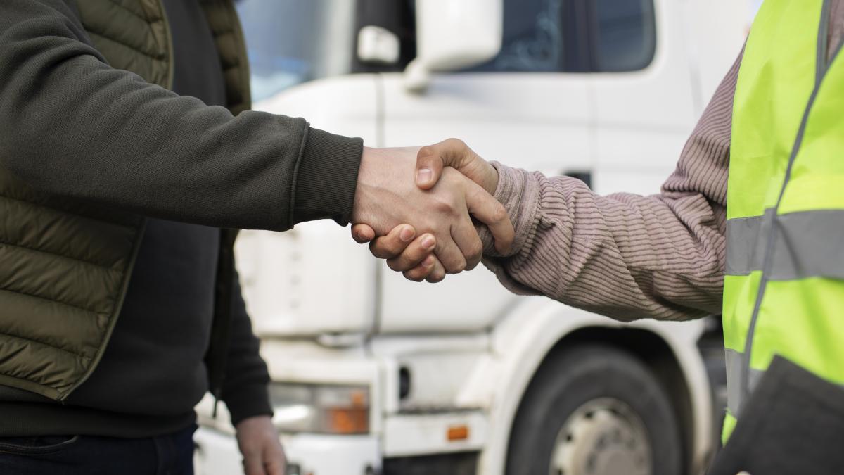 rca-la-autovehiculele-de-peste-16-tone--ce-s-a-convenit-cu-asf--dupa-discutiie-cu-transportatorii-o-polita-mult-sub-tariful-de-referinta_50542800