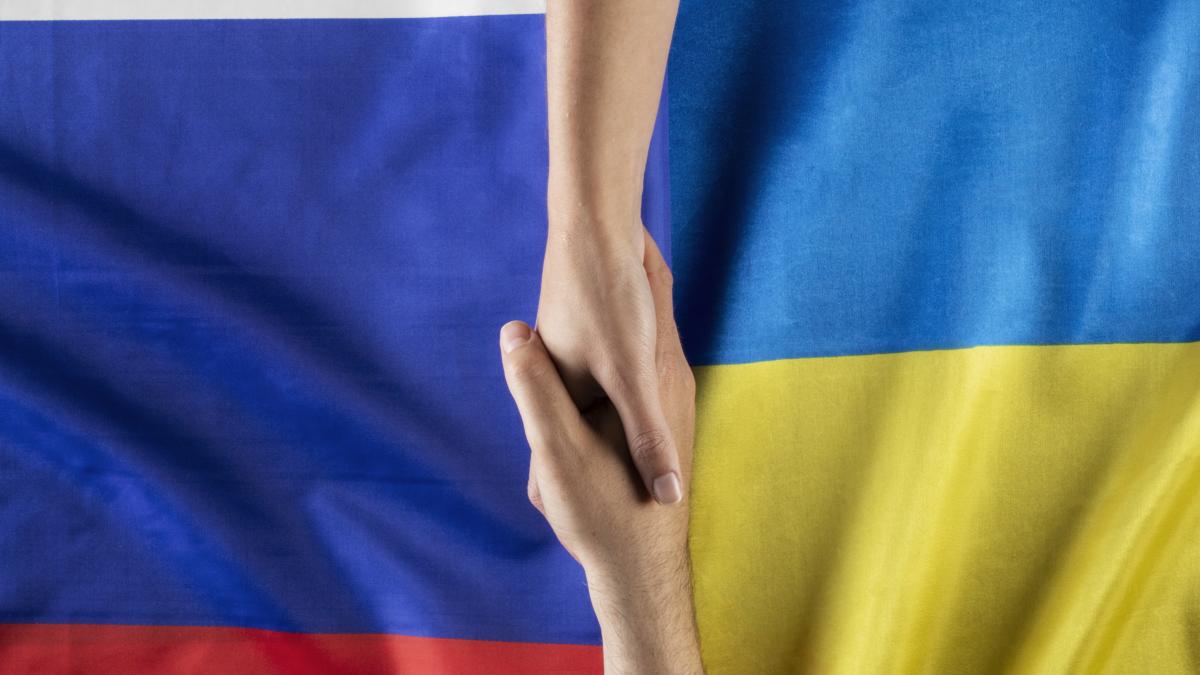 australian-open-jucatoarea-ucraineana-de-tenis-yelyzaveta-kotliar--anchetata-pentru-ca-a-dat-mana-cu-adversara-rusoaica-vlada-micheva_25100500