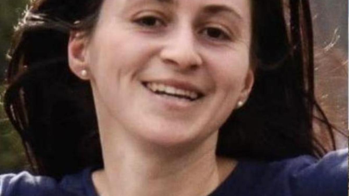 ana-oros-caini-lacul-morii_40180100