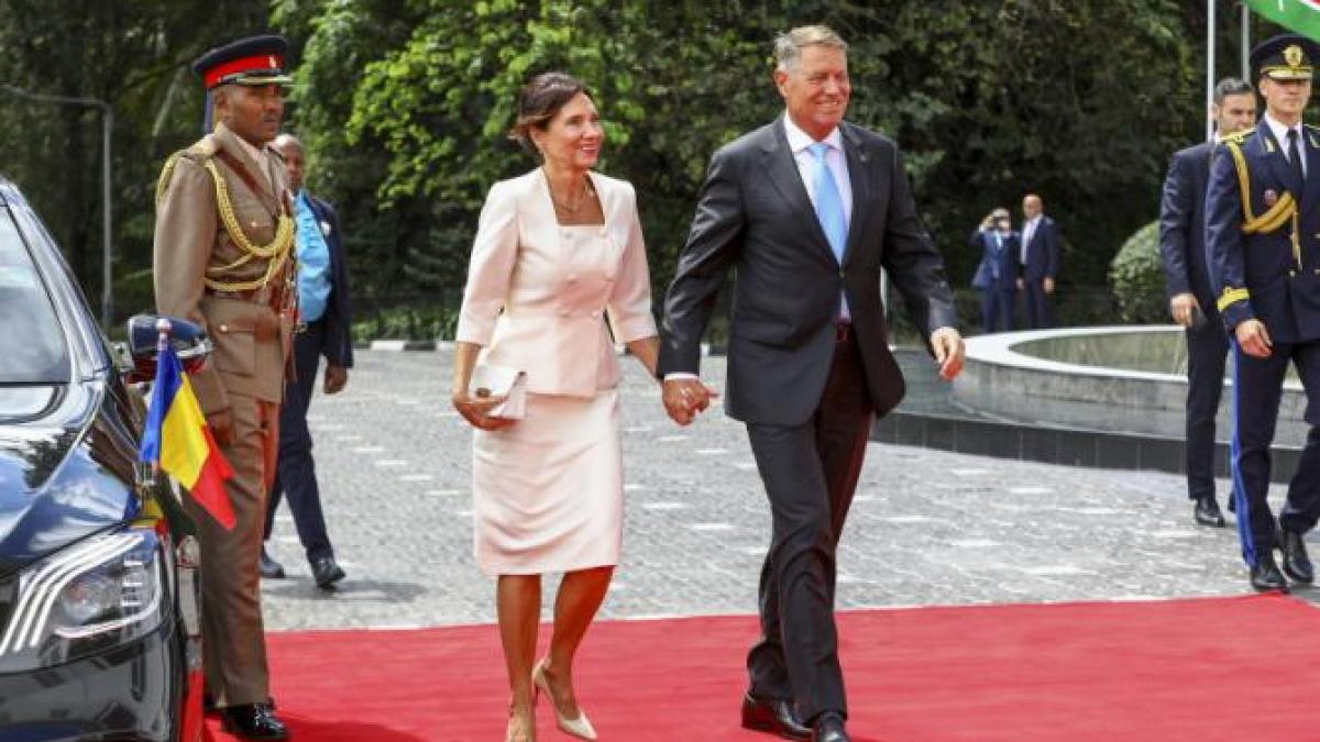 in-ciuda-nemultumirilor-din-tara--cuplul-prezidential-ar-urma-sa-se-pregateasca-de-un-nou-turneu-diplomatic-in-oman--vietnam-si-coreea-de-sud_46275900