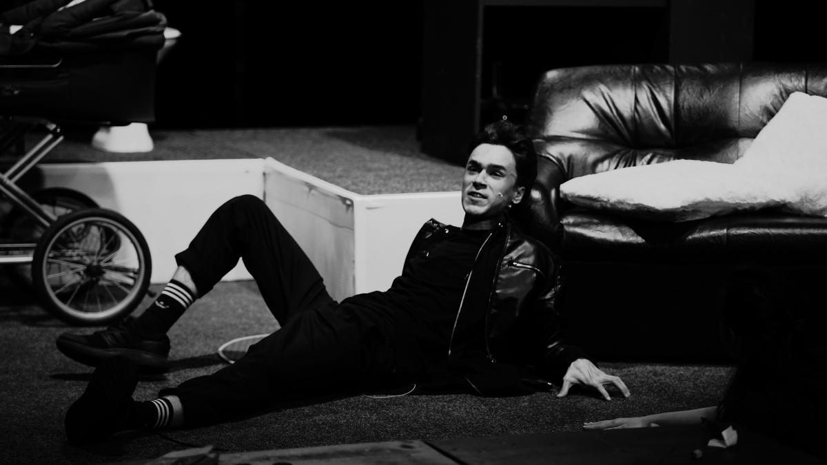 o-piesa-de-teatru-despre-greselile-parintilor_60366500