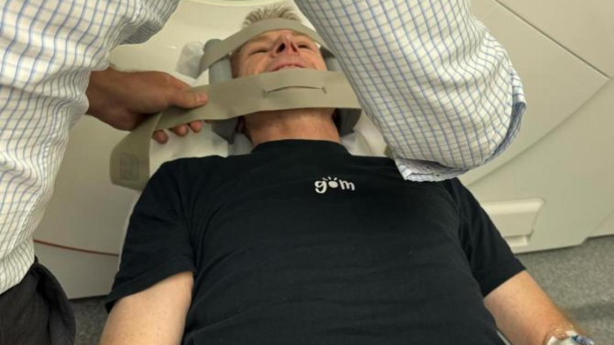 medicul-care-a-dat-speranta-pacientilor-cu-melanom-sufera-de-cancer-cerebral_65492500