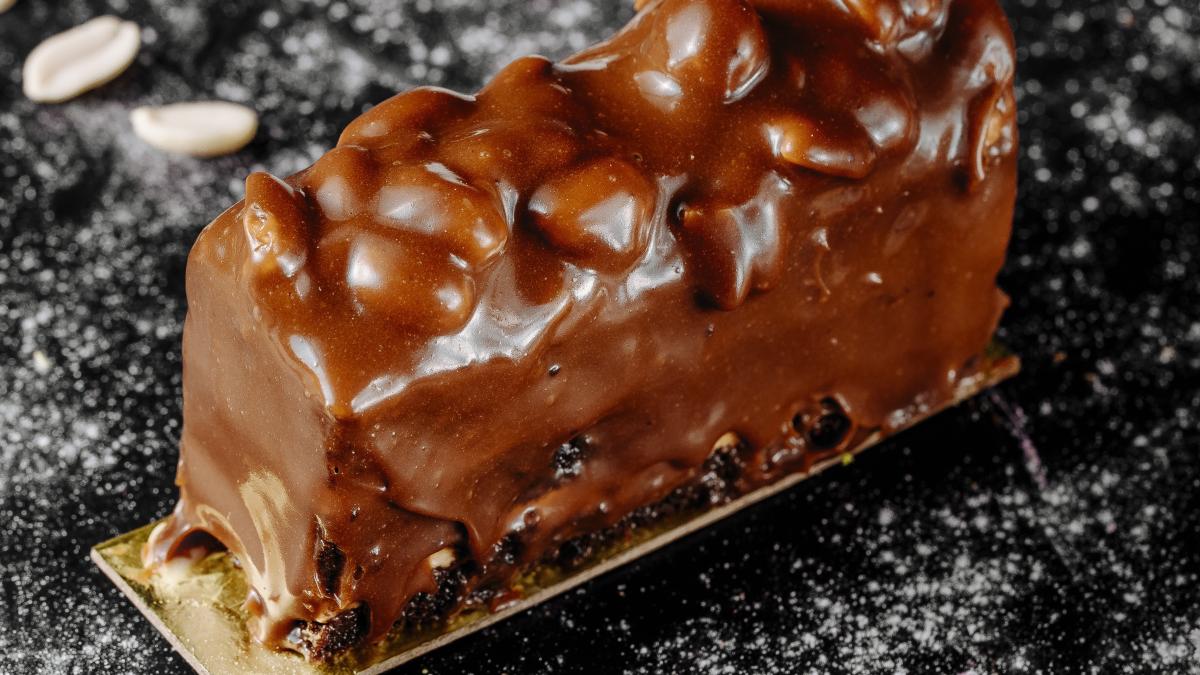 prajitura-fara-coacere-cu-biscuiti-si-ciocolata--usor-de-facut--cu-putine-ingrediente_77866700