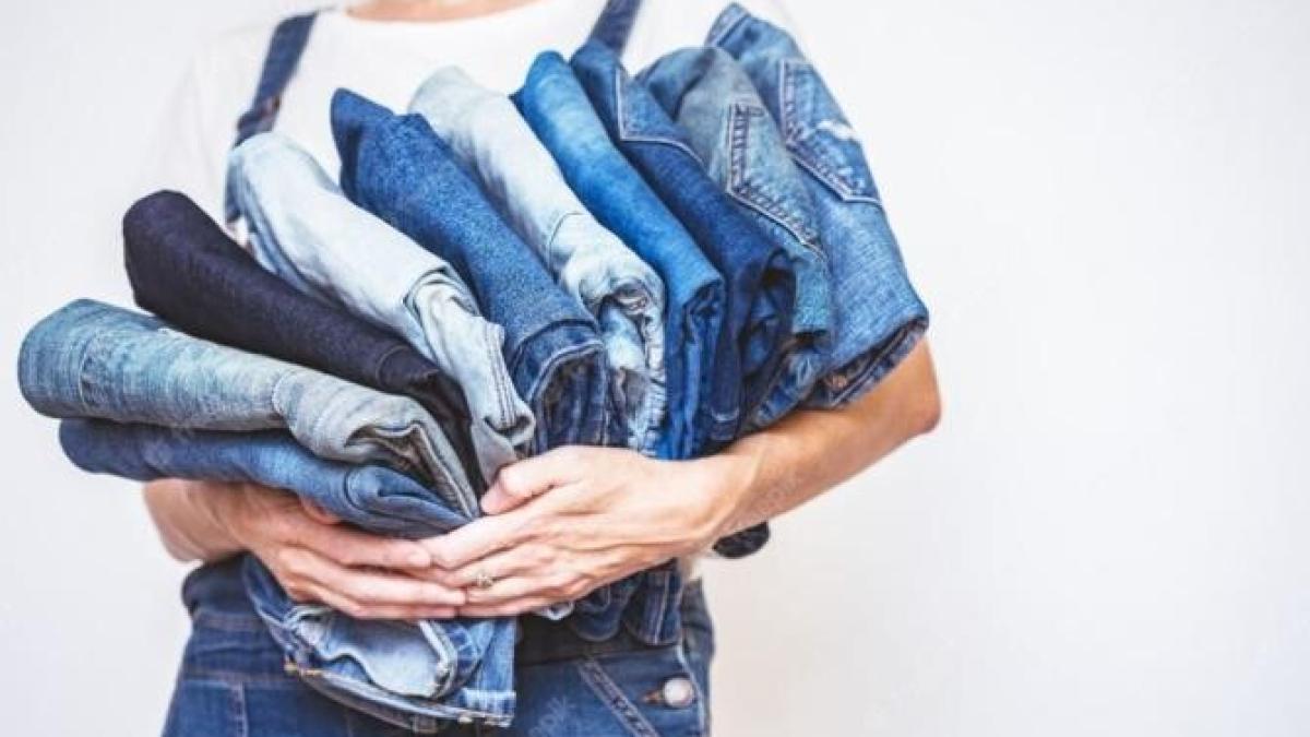 cat-de-des-trebuie-spalati-blugii--astfel-incat-sa-isi-pastreze-culoarea--afla-sfaturile-expertilor_90946800
