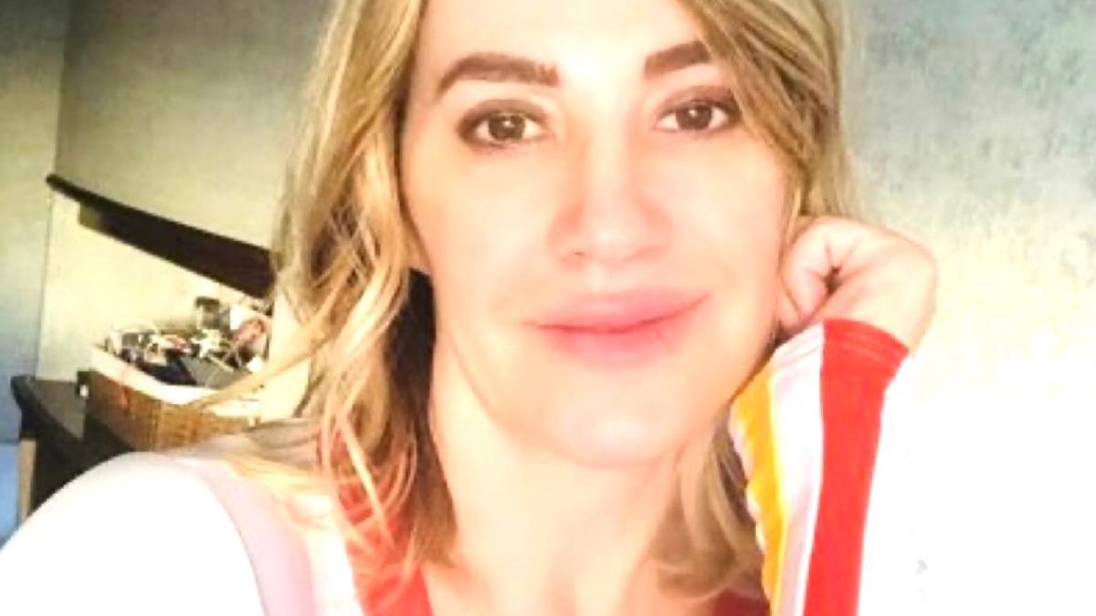 nadia-comenci-tatuaj-fani_99435700