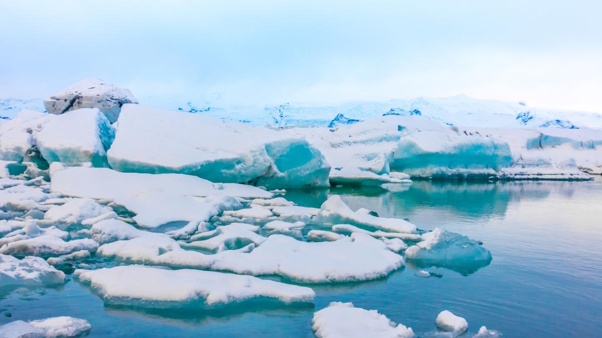 icebergs-glacier-lagoon-iceland_46603900