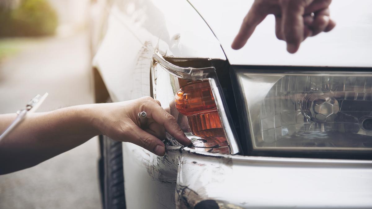 accident-crush-car_10039800