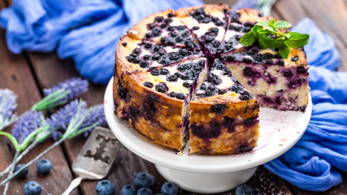 prajitura-cu-fructe-de-padure--fara-zahar--o-poate-face-oricine--chiar-daca-este-pentru-prima-data-in-bucatarie_45415600