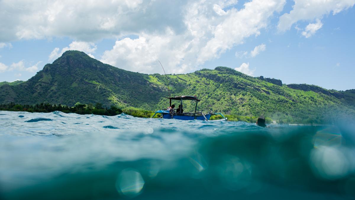avion-de-mici-dimensiuni--cu-9-persoane-la-bord--prabusit-in-largul-insulelor-galapagos_33733800