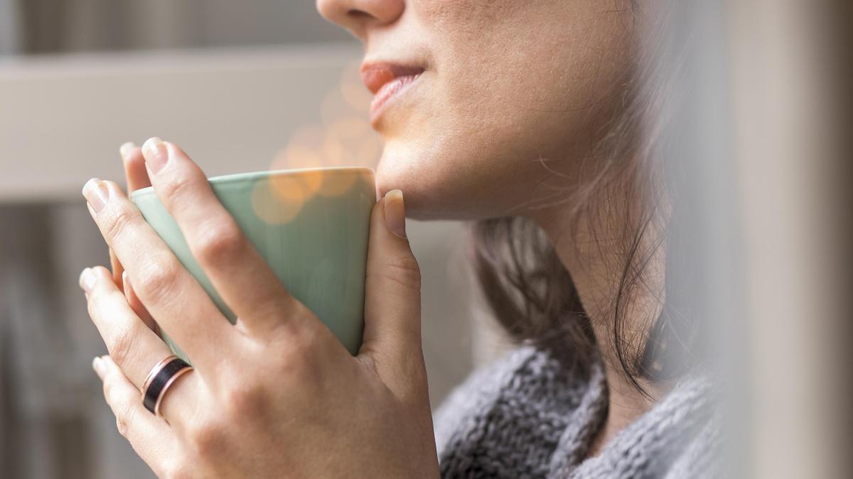 cum-sa-scapi-de-durerea-de-gat-si-de-raceala-cu-doua-ceaiuri-simple_28217300