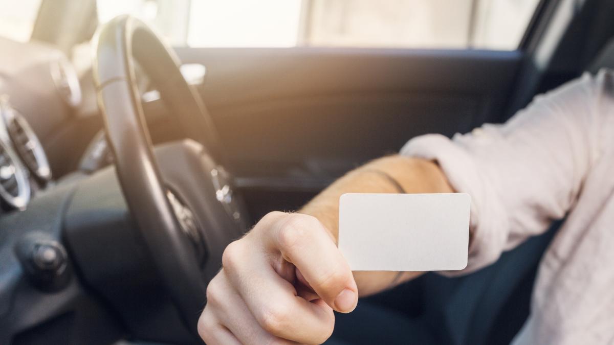 schimbare-privind-permisul-auto-examenul-teoretic-se-poate-da-oriunde-in-tara_56052200