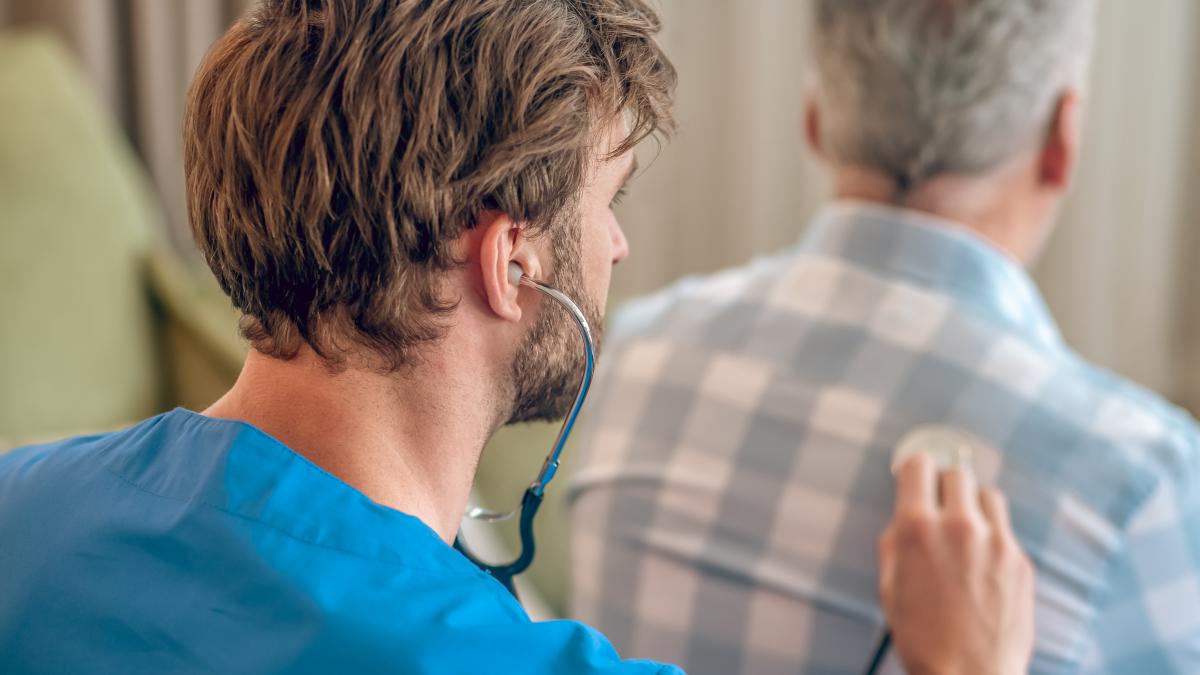 doctor-pacient-boala_48665600