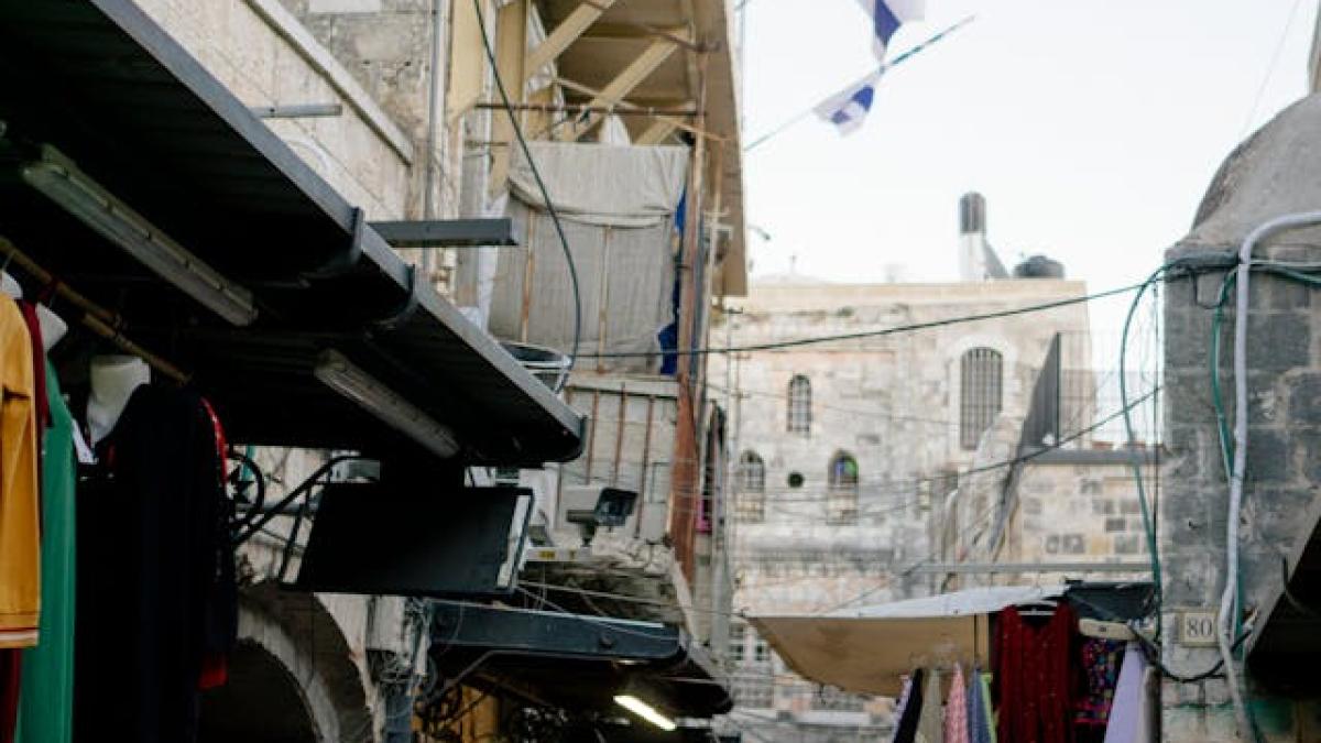 intreg poporul israelian ca o singura persoana in fata amenintarii ambasadorul reuven azar oamenii sunt uimiti ca e foarte sus in clasamentul fericirii asta avem acum in israel