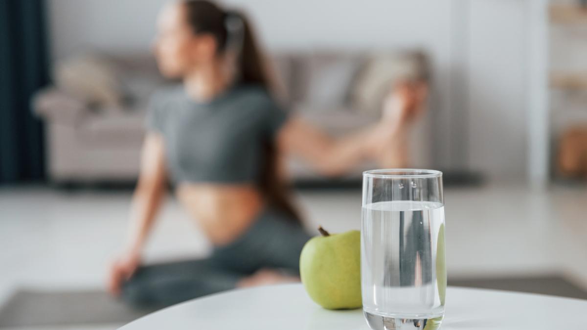 riscul-din-spatele-dietei-cu-apa--promovata-intens-in-mediul-on-line-de-influenceri--dr--anca-hancu-un-kilogram-pe-zi-este-foarte-mult--apar-tulburari-de-comportament-alimentar_07980700