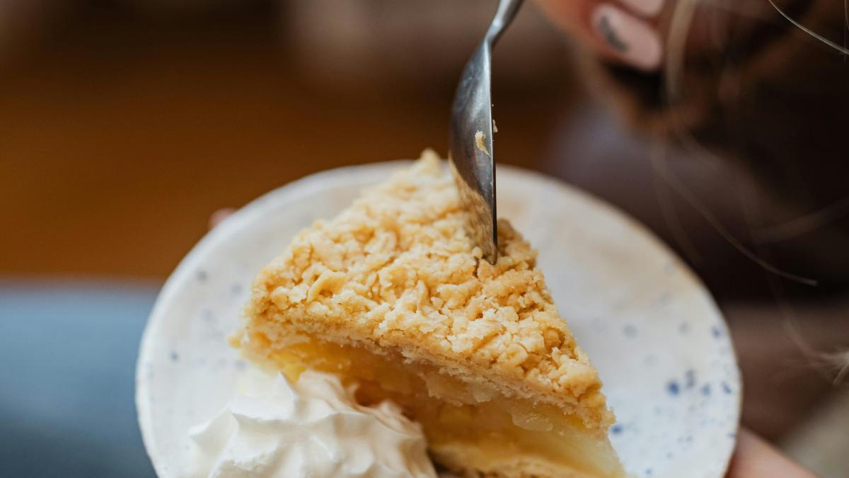 placinta-de-mere--fara-zahar--nu-trebuie-sa-fii-vreo-bucatareasa-desavarsita-pentru-a-o-prepara_21981500