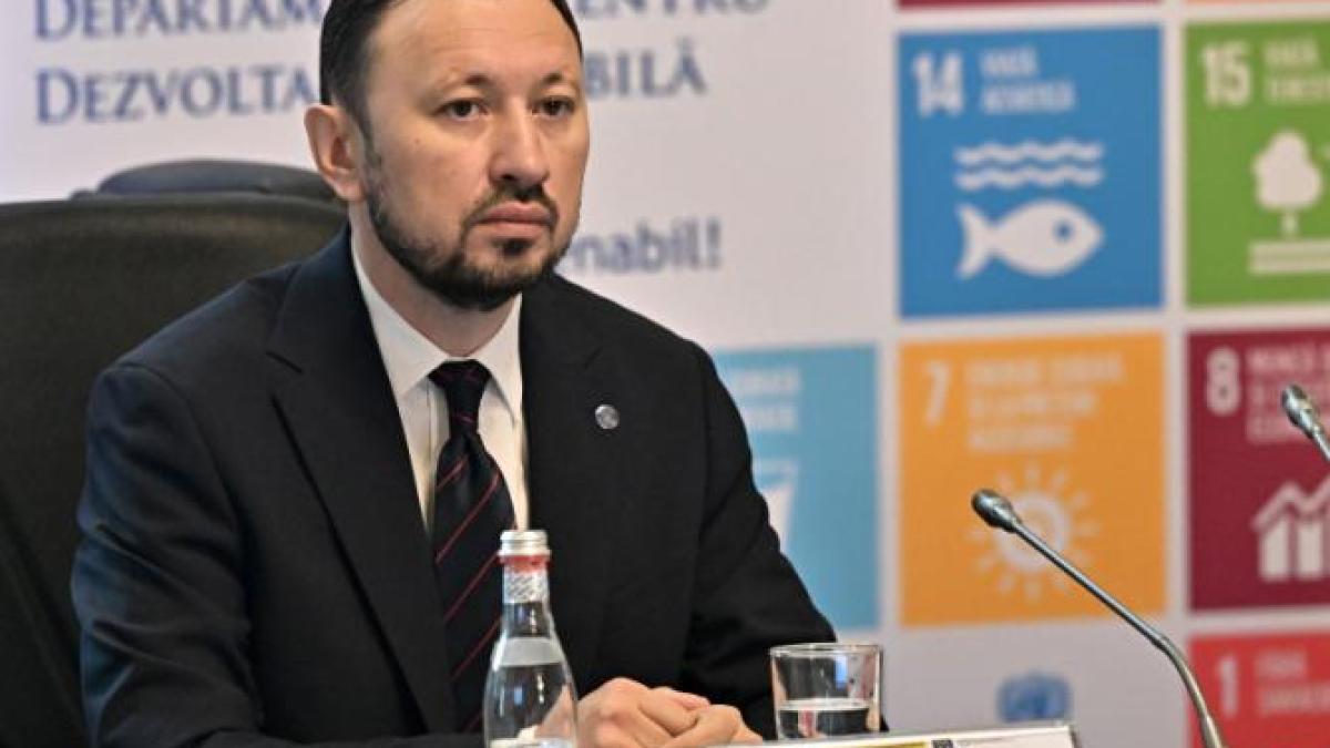 mircea-fechet--ministrul-mediului--la-interviurile-dcnews_32418000