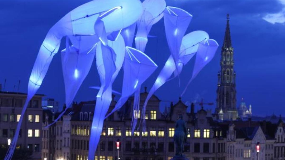 bright-festival_04441400