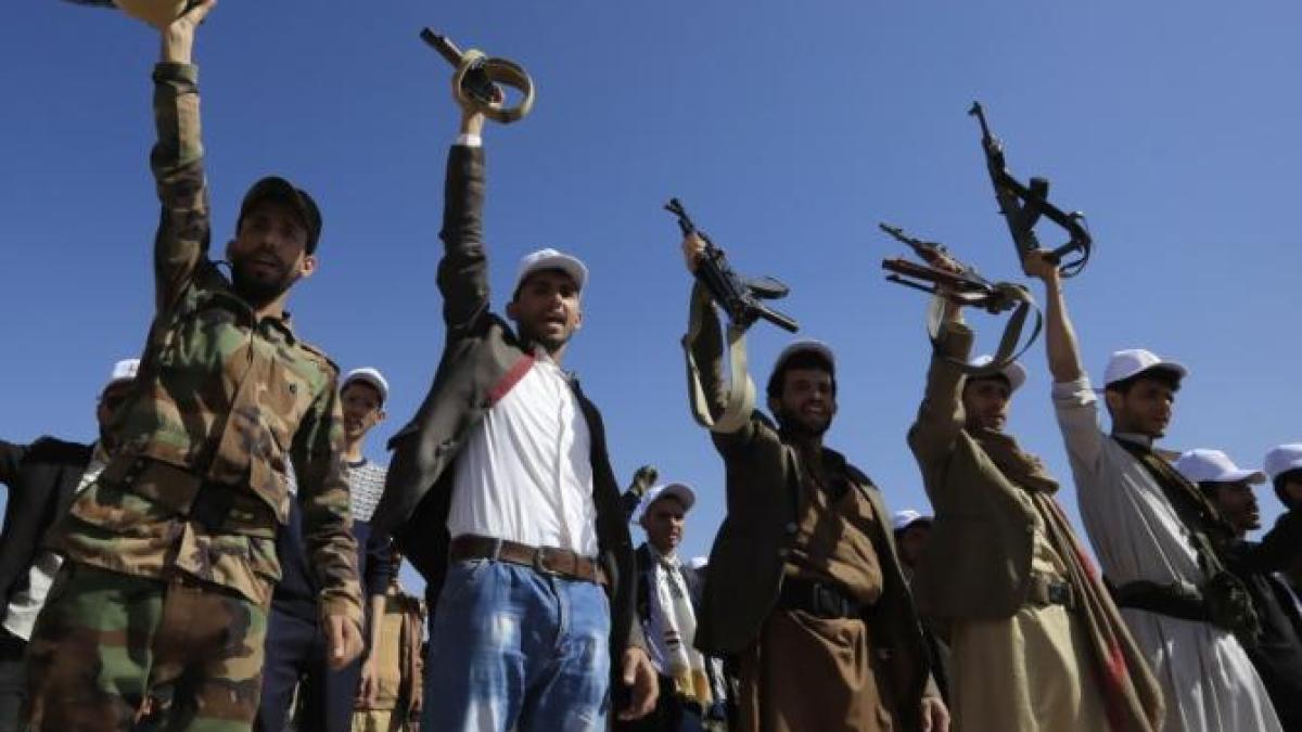 o-persoana-a-fost-ranita-in-timp-ce-o-nava-a-marii-britanii-a-fost-lovita-de-o-racheta-houthi-in-golful-aden_70128400
