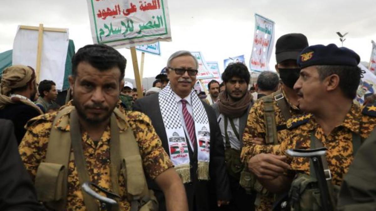 rebelii-houthi-afirma-ca-au-lansat-rachete-balistice-si-drone-spre-israel_51814300