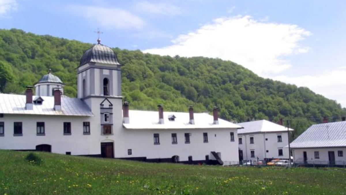 manastirea-frasinei--locul-interzis-femeilor--de-ce-a-fost-parasita--la-un-moment-dat--si-minunea-intemeiata-acolo_88232200