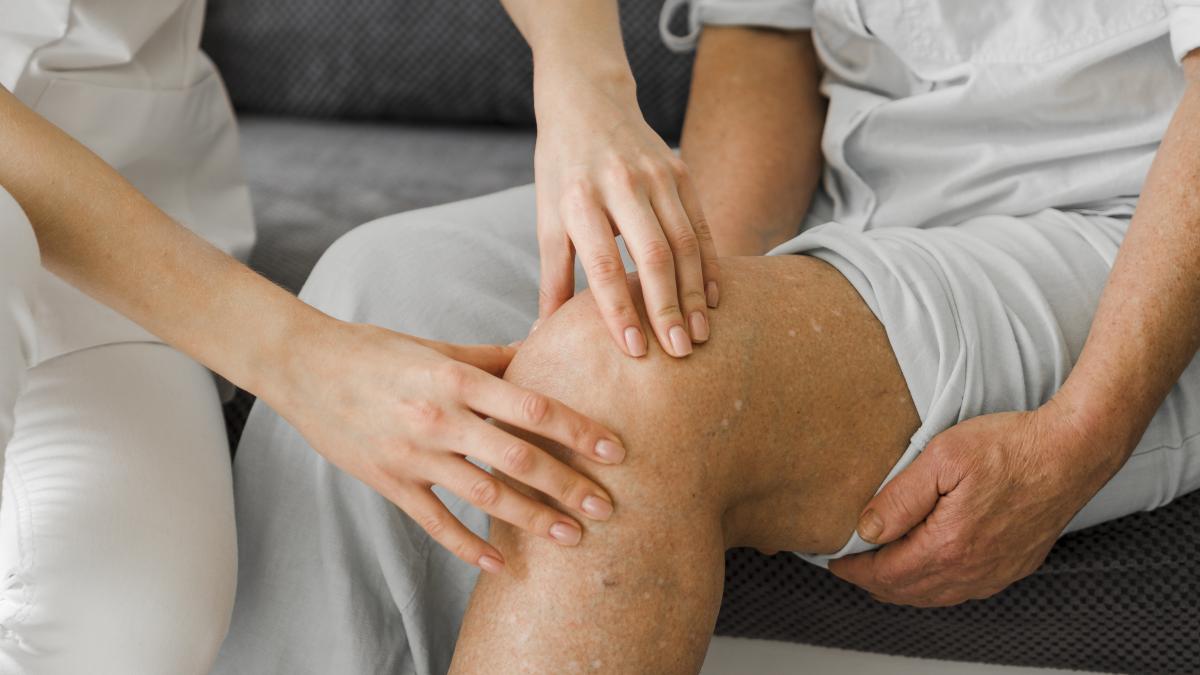 doctor-pacient-tromboza-venoasa-cronica_17460800