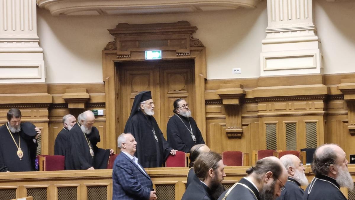 increderea-in-biserica--prc-e2prc-80prc-9dun-stalp-de-rezistenta-al-existenteiprc-e2prc-80prc-9d--robert-cazanciuc-psd-in-bor--dupa-armata--romanii-au-cea-mai-mare-incredere_16697500