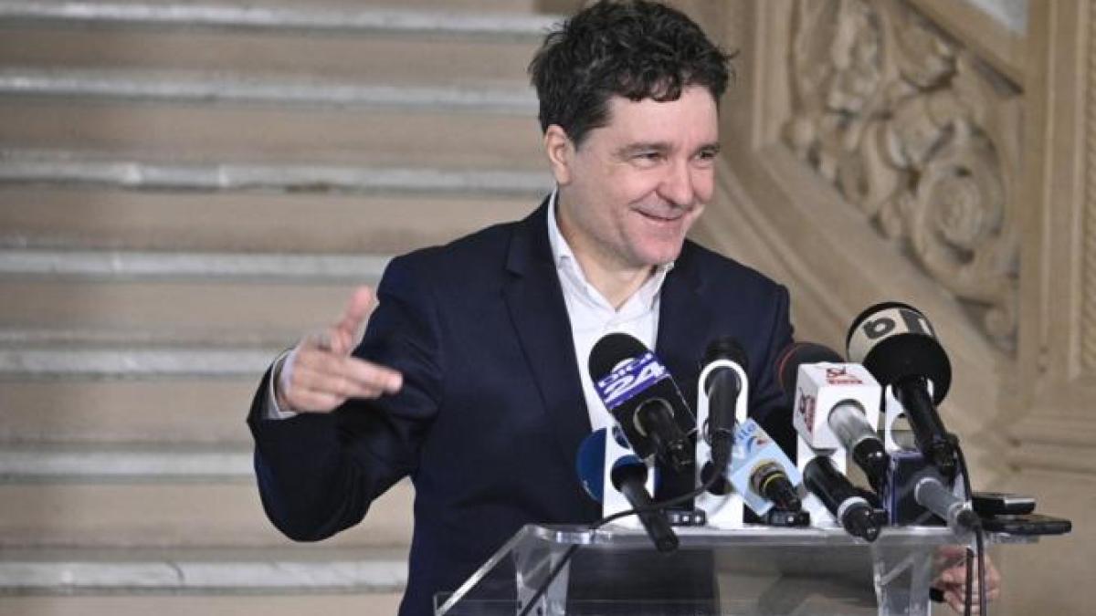 nicusor-dan-vede-doar-psd-ca-adversat-pentru-bucuresti--chirieac-fara-candidat-comun--nicusor-pleaca-fara-emotie-la-vama-veche-in-vacanta--sansa-ca-sa-l-invinga-este-piedone_64530600