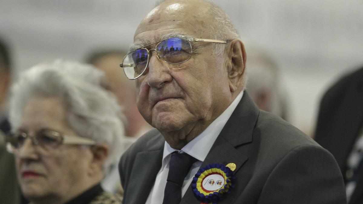 dinu-sararu-a-murit-_inquam_photos_octav_ganea_29502000