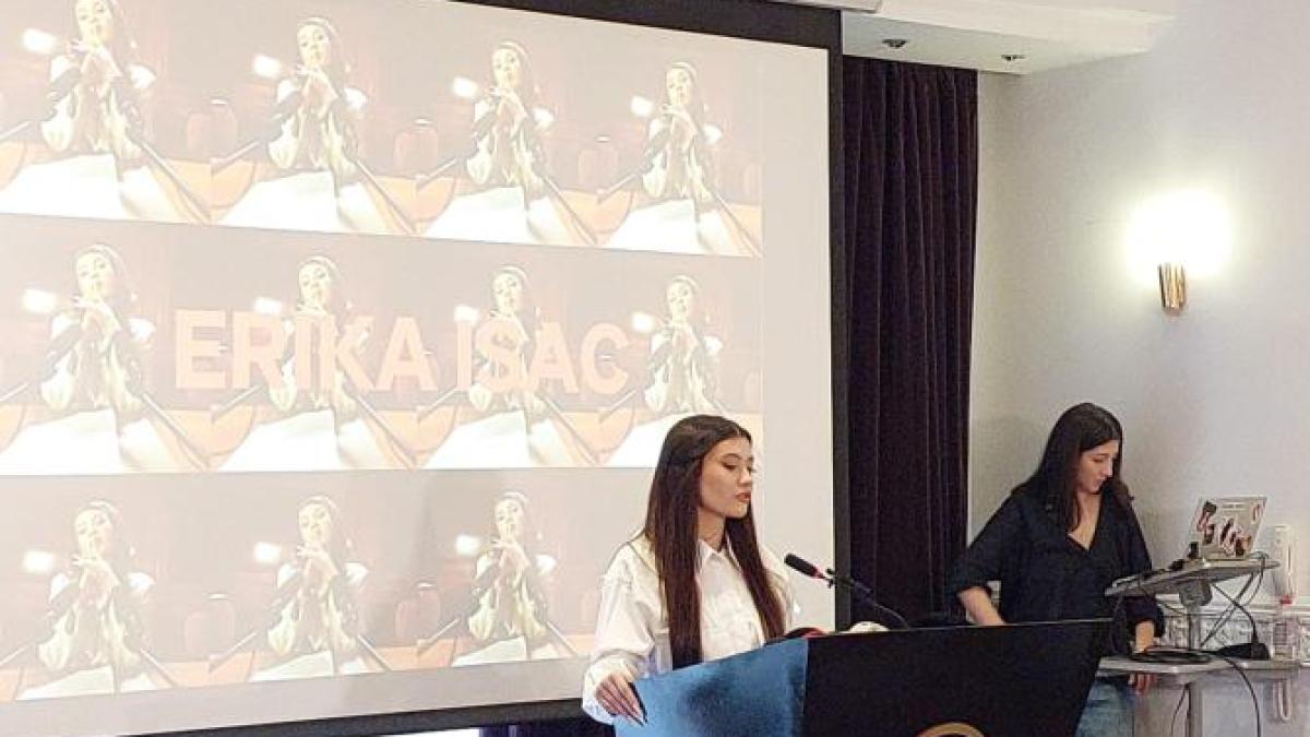 erika-isac-dcnews-spectacola_33241500