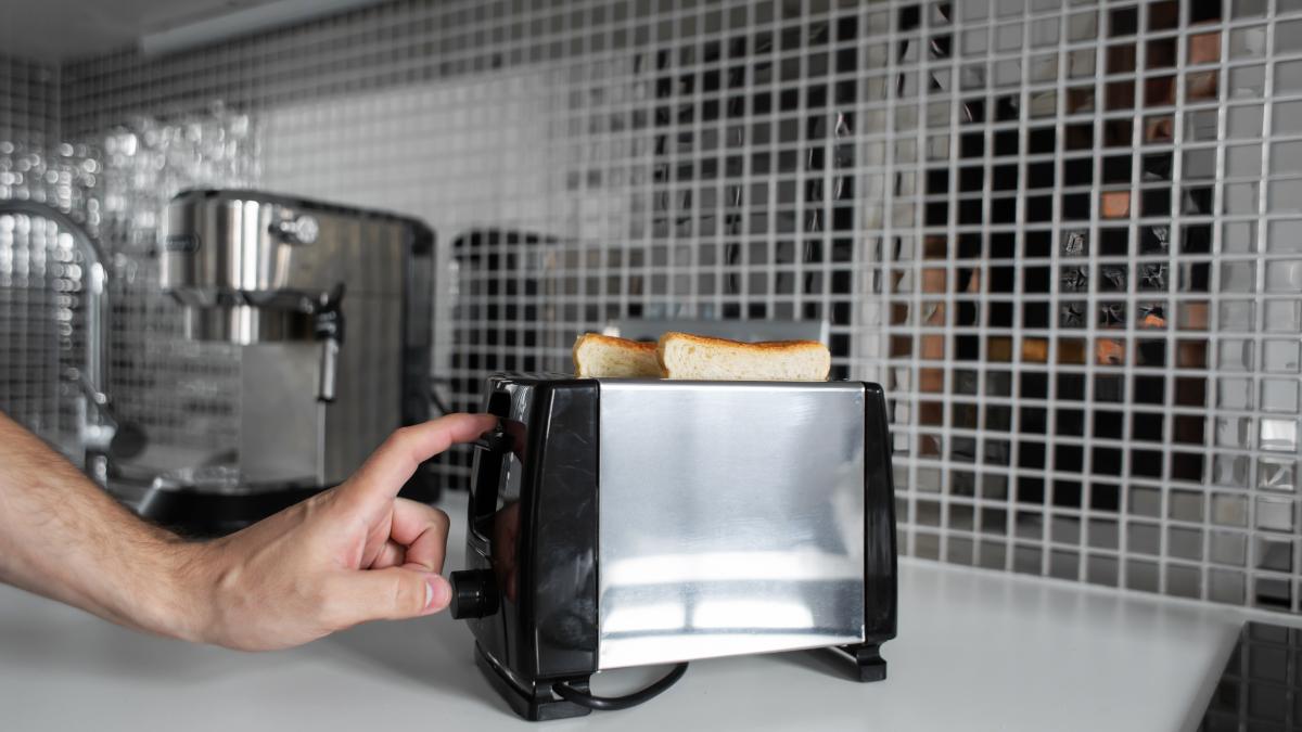 3-motive-pentru-care-este-bine-sa-mananci-paine-prajita_73690400