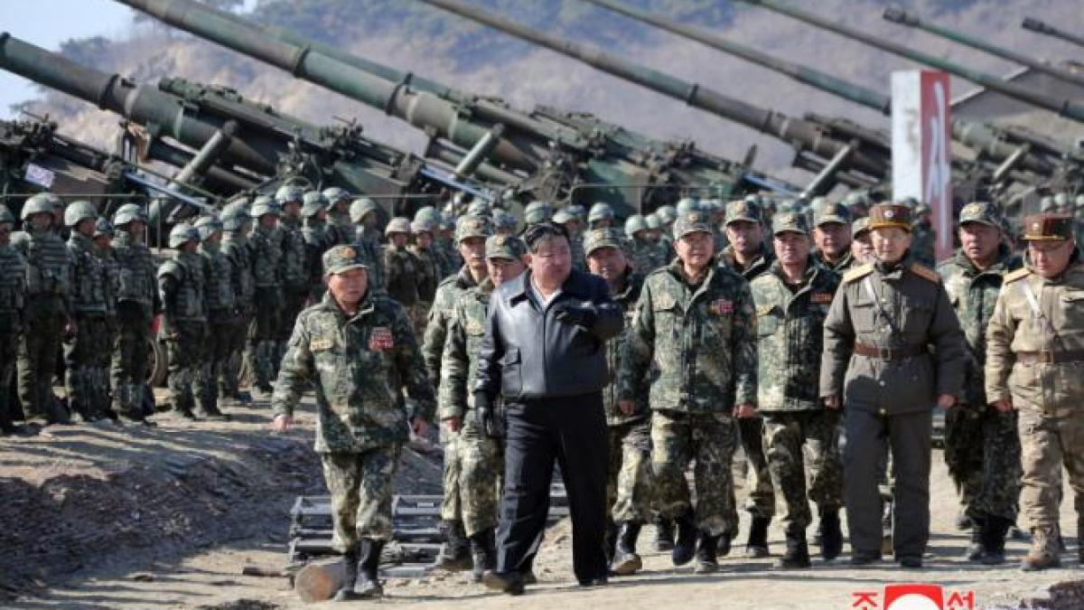 armata-lui-kim-jong-un-se-pregateste-pentru-un-razboi-real-cu-coreea-de-sud-si-se-lauda-ca-exercitiile-de-amploare-pun-seulul-in-raza-noastra-de-atac_66023500