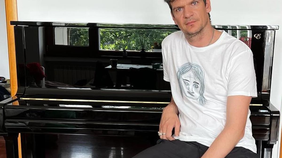 tudor-chirila--reactie-virala--dupa-ce-unui-spectator-i-a-sunat-telefonul-in-timpul-unui-spectacol_06648500