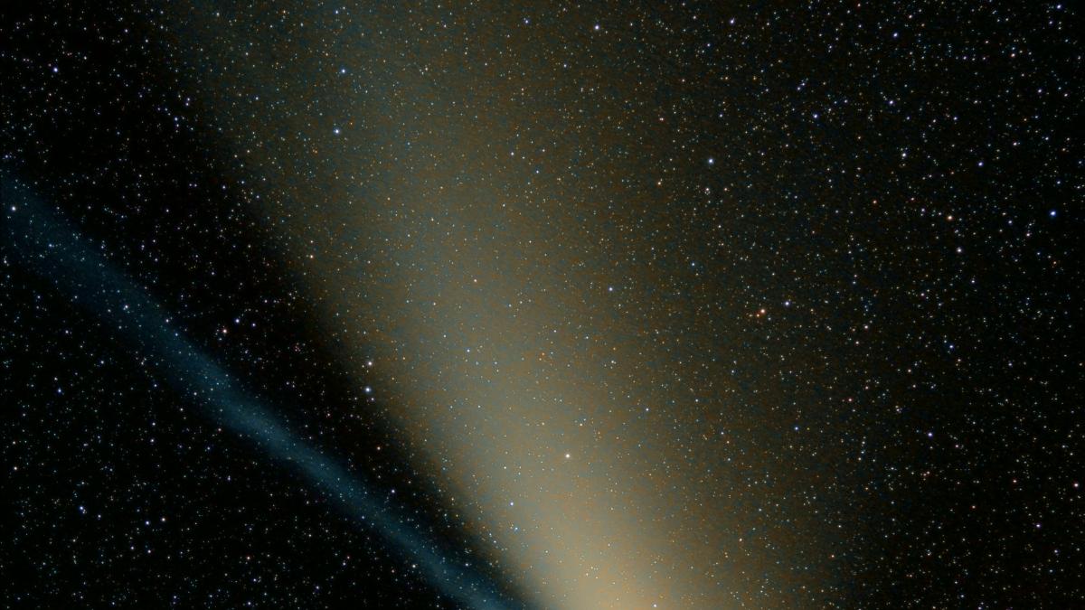 cometa-mai-mare-decat-everestul_21590600
