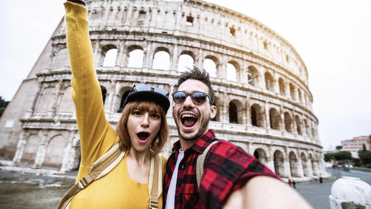 selfie-colosseum-rome_90936100