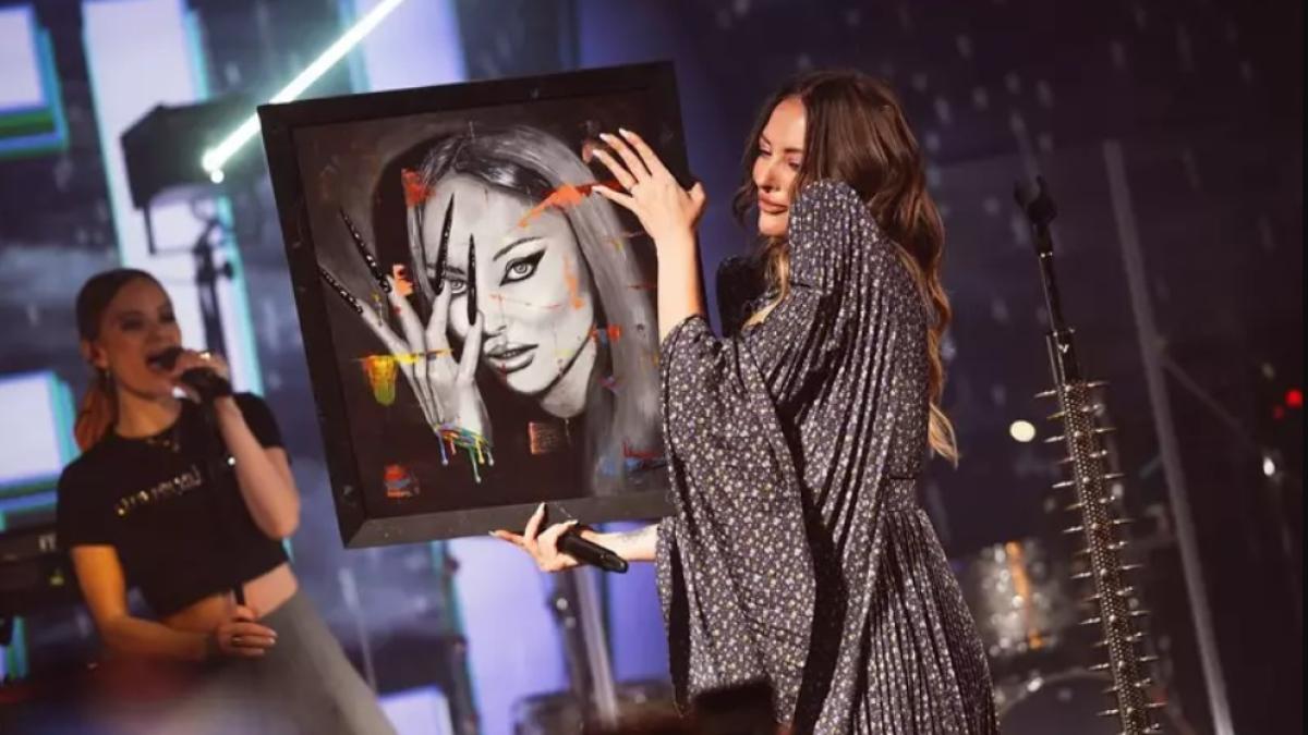 delia-in-rochie_89940700