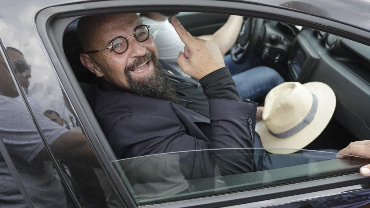 sunt-urmarit--lunetistii-pe-mine--piedone-nu-se-teme-de-contracandidati-cine-este-gabriela-firea--fizic-si-intelectual--cu-ce-sa-ne-bata-burduja_33281900