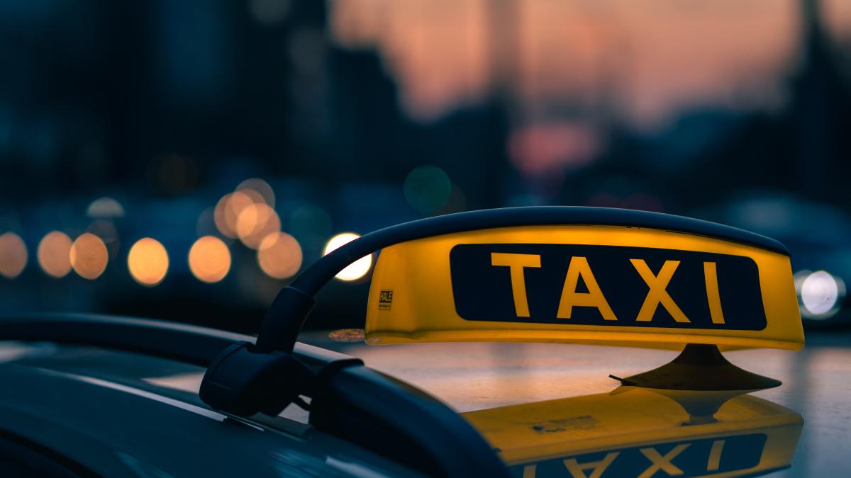 primele-taxiuri-zburatoare-ar-putea-sa-apara-in-doi-ani-in-marea-britanie_48280700