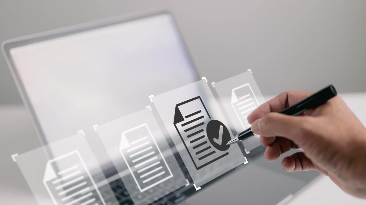 laptop-word-documents_74679500