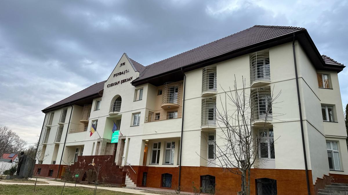 ad6e9855-6477-4dda-81a8-4701fb1f48c8_14694100