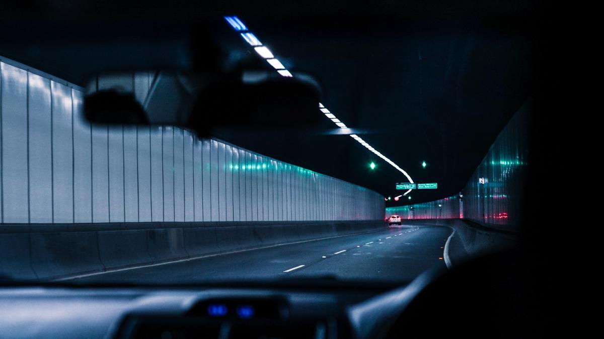 camion-blocat-in-pasajul-unirii-titi-aur_57952900