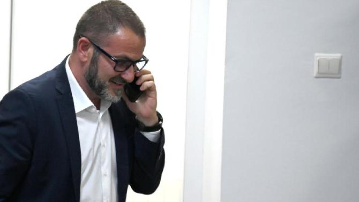 horia-constantinescu-puiu-galben_93370000