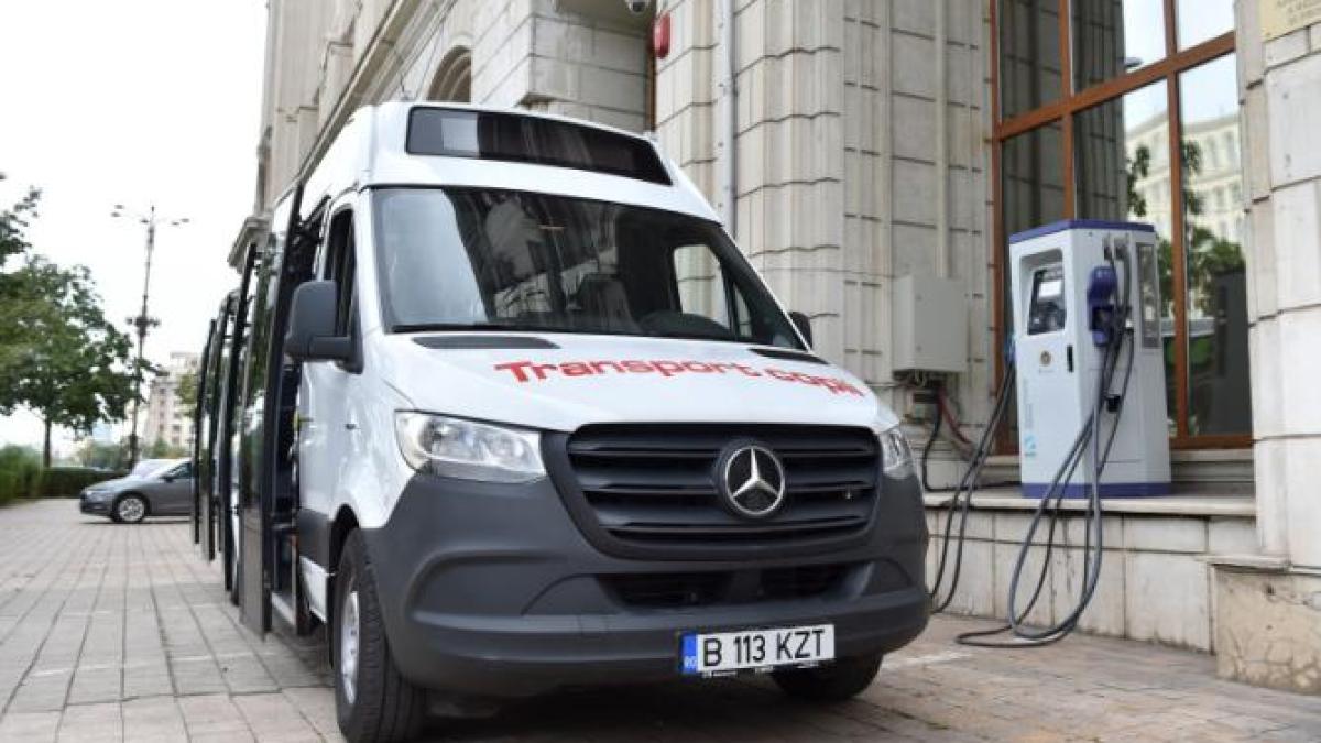 programul-microbuzul-pentru-transportul-elevilor-la-inceputul-anului-viitor-copiii-o-sa-beneficieze-de-un-transport-civilizat-si-prietenos-cu-mediul-inconjurator_61514100