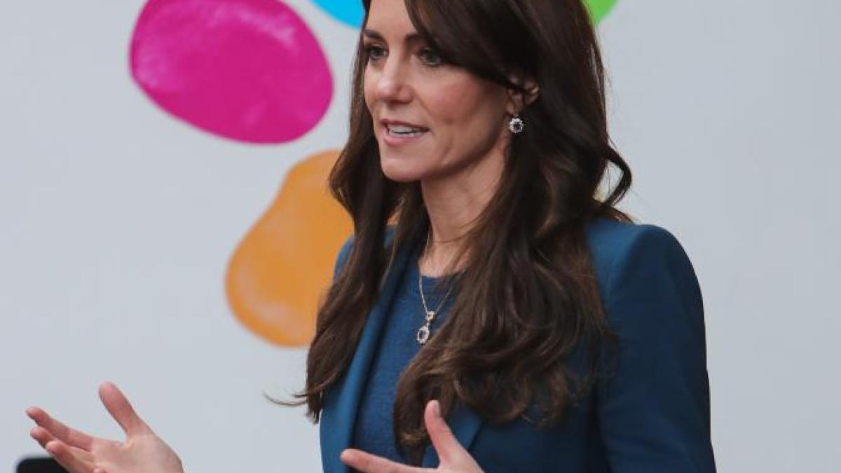 kate-middleton-12-05t135924z_1327651435_mt1cvmd53276583_rtrmadp_3_cover-images_76495500