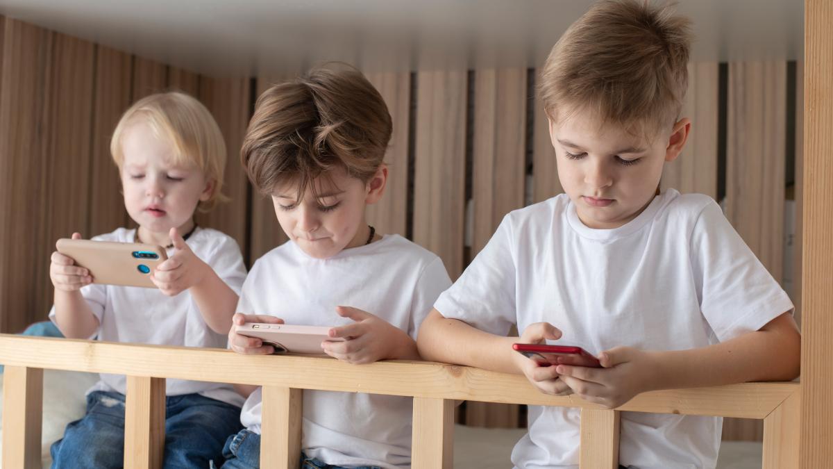 riscurile-la-care-se-expun-copiii-ce-au-contact-de-timpuriu-cu-tehnologia--baban-sunt-foarte-periculoase_59807600